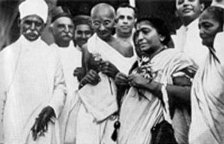 Malaviya, Gandhi, Mrs. Naidu and Kasturbai