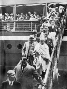 Gandhi alighting from S.S. Rajputana at Marseilles, September 11, 1931