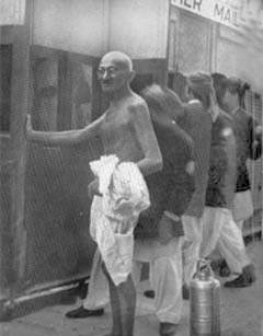 Gandhi at the Peshawar railway station, May 1, 1938