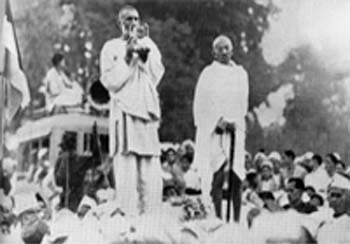 Gaffar Khan interpreting Gandhi's speech at a public meeting, NWFP (Afghanistan), October 1938