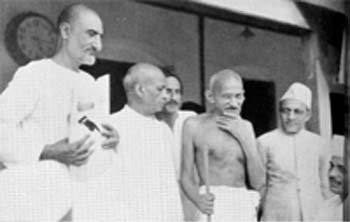 With the members of Working Committee, Wardha, August 1939