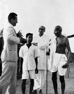 Gandhi with his biographer, Louis Fischer, Sevagram, 1940